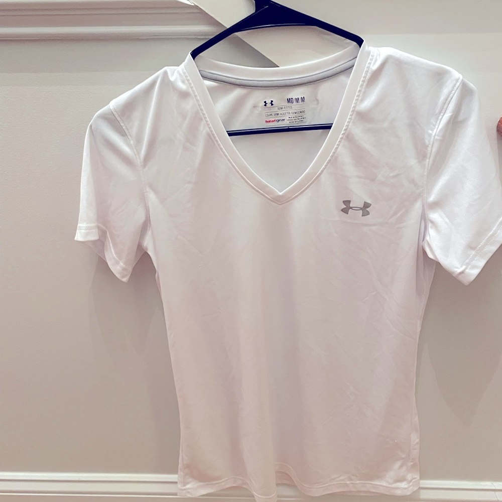 Semi-fitted under armour v neck shirt